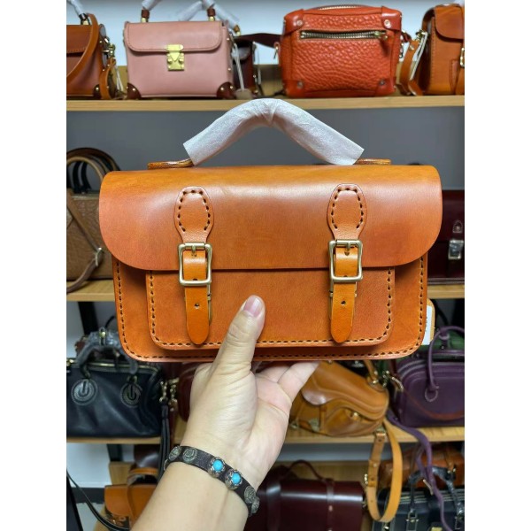 Handmade thickened oil-waxed vegetable-tanned leather messenger bag